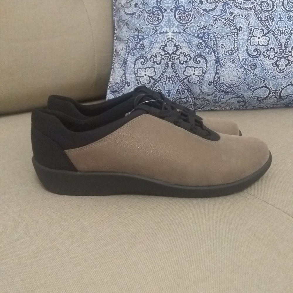 clarks sillian pine walking shoe